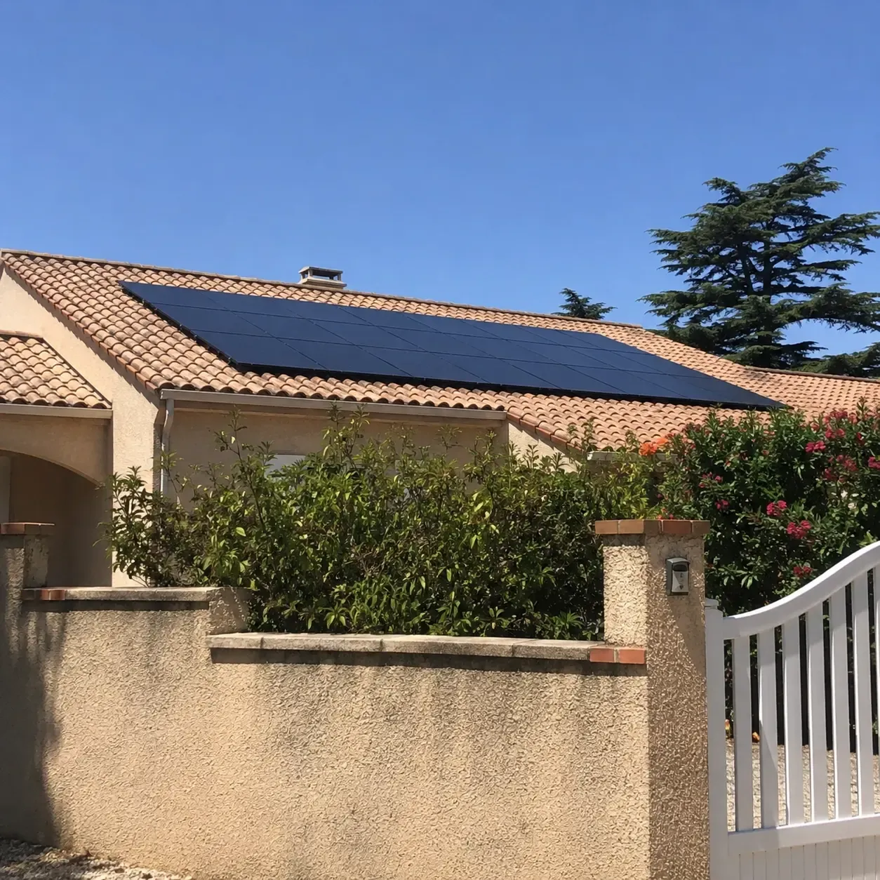 Image installateur panneaux solaires 2 panneaux solaires economies