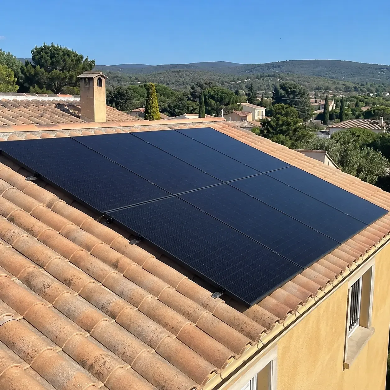 Image installateur panneaux solaires 3 panneaux solaires economies